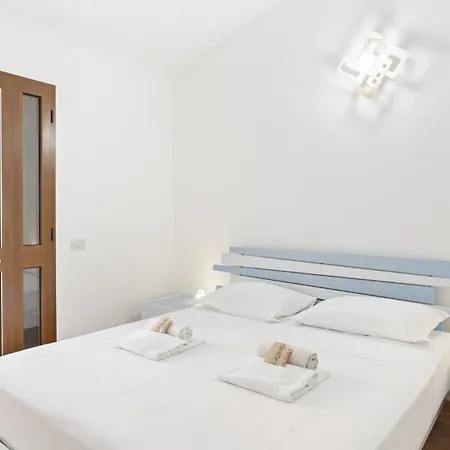 Da Tata -santa Caterina Di Pittinuri סנטה קתרינה